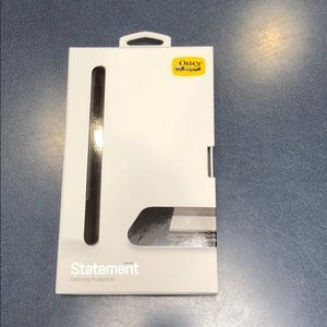 OtterBox Statement Series iPhone X Case.